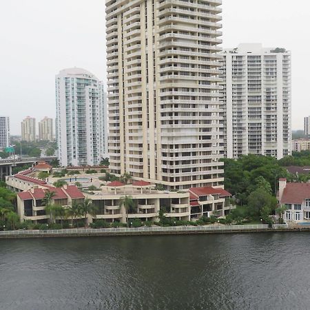 Ocean Reserve Luxury Condos Across From Sunny Isles Beach Miami Beach Zewnętrze zdjęcie