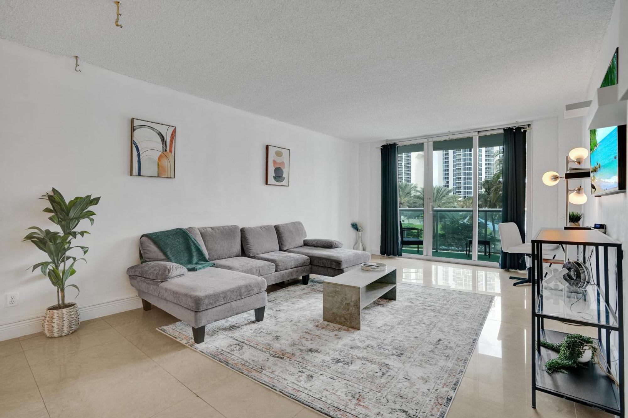 Ocean Reserve Luxury Condos Across From Sunny Isles Beach Miami Beach Zewnętrze zdjęcie
